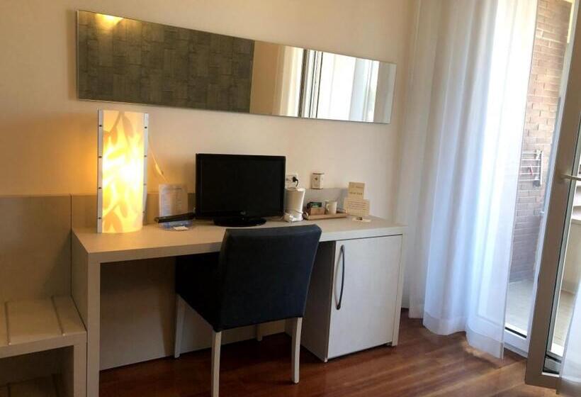 חדר סטנדרט יחיד, Alexander