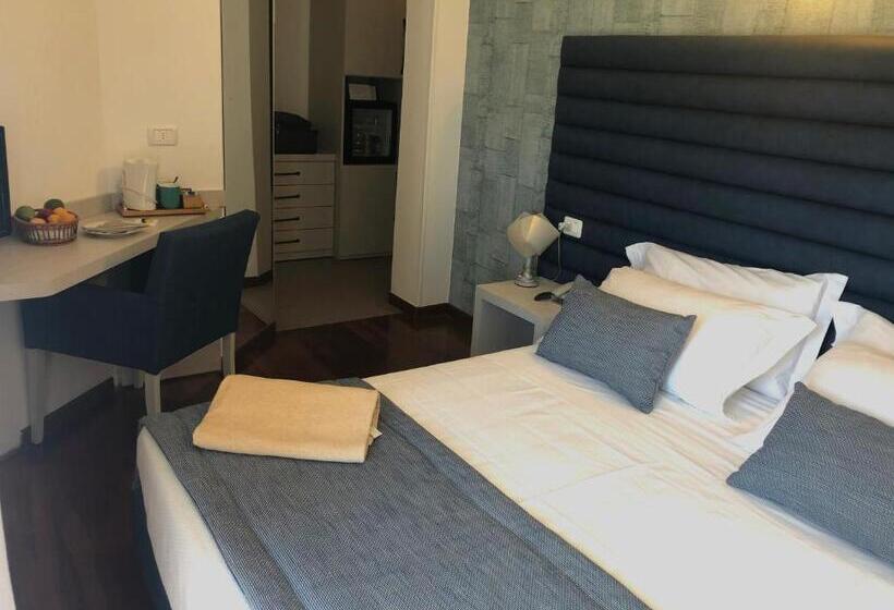 חדר סטנדרט יחיד, Alexander