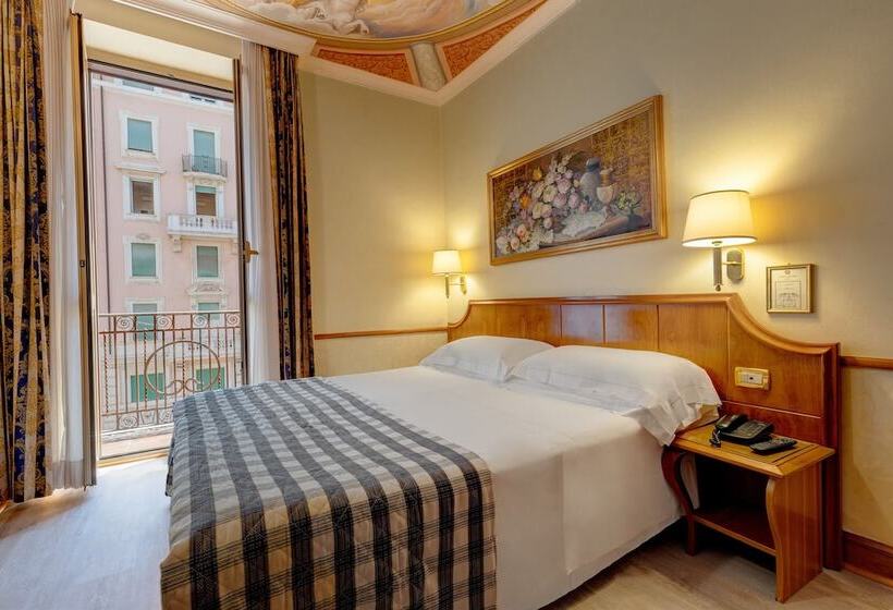 Standard Triple Room with Balcony, Amalfi