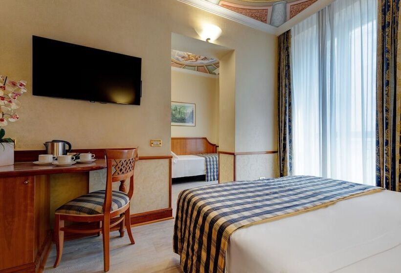 Standard Triple Room with Balcony, Amalfi