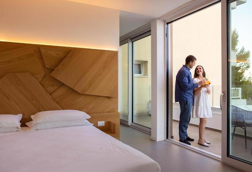 オーシャンビュースーペリアースイート, Atlantic