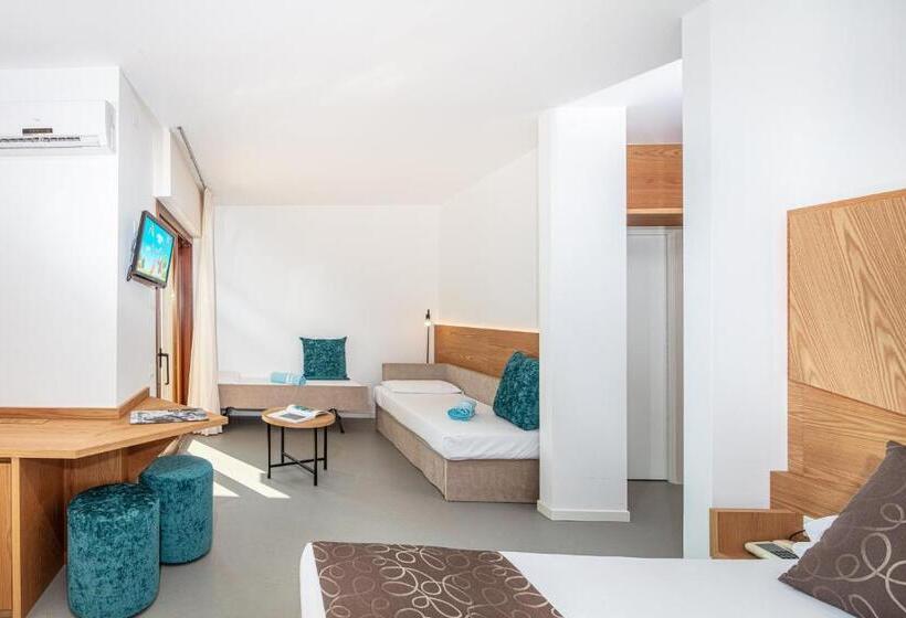 景色の見えるスタンダード4人部屋, Atlantic