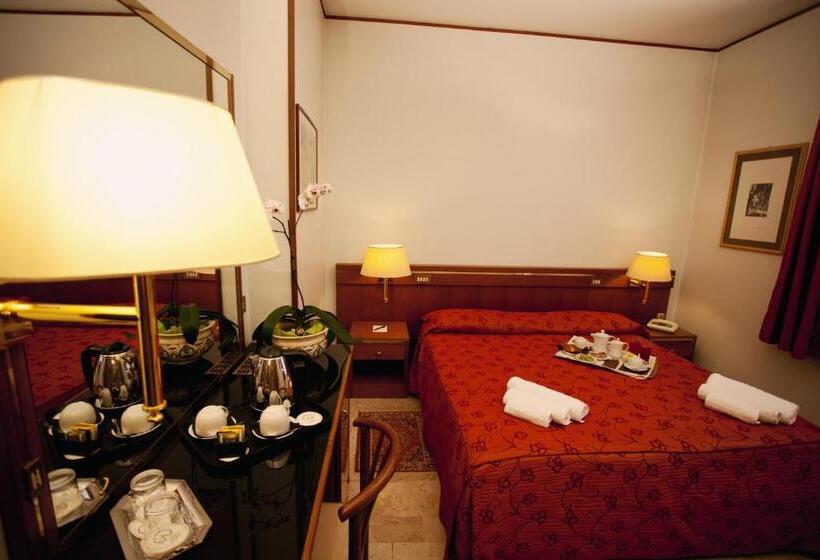 스탠다드 룸, Augustus