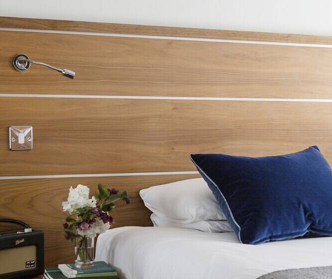 패밀리 룸, The Green