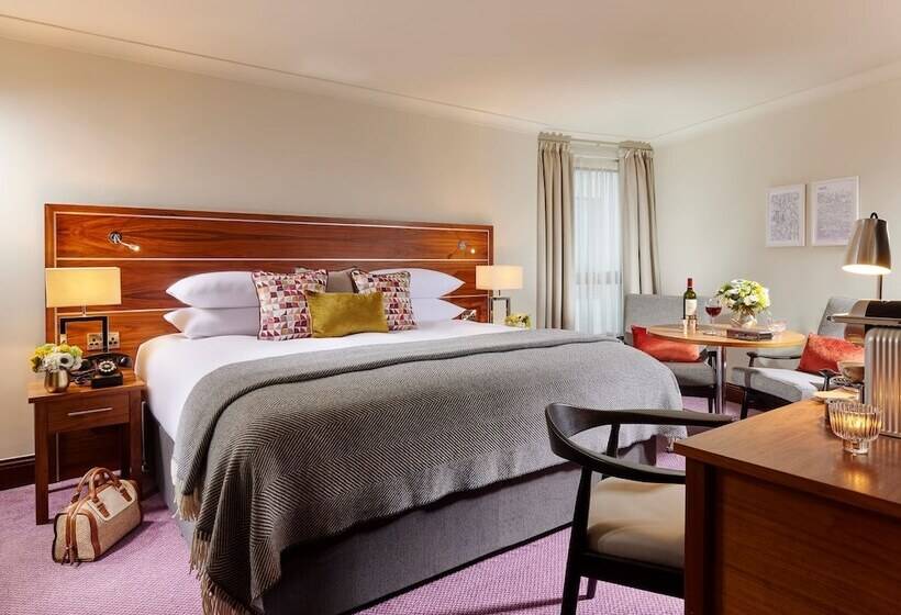 스탠다드 룸, The Green