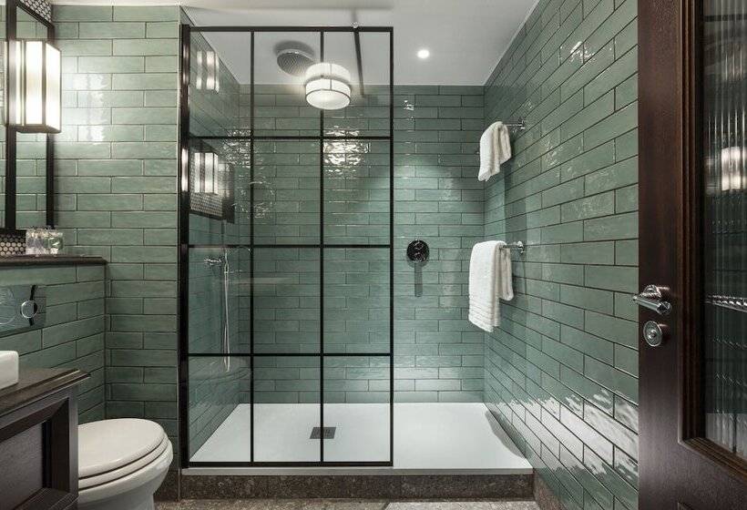 패밀리 룸, The Green