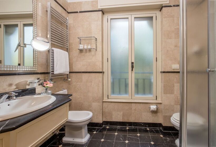 标准三人间, Degli Aranci