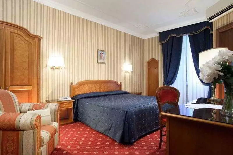 Chambre Standard Individuelle, Genio