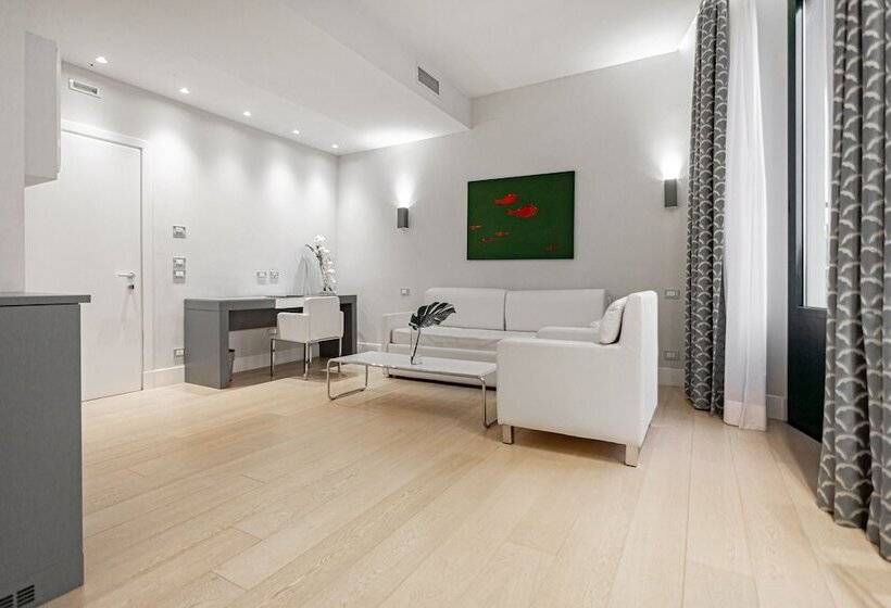 سوییت جونیور, Grand Hotel Croce Di Malta