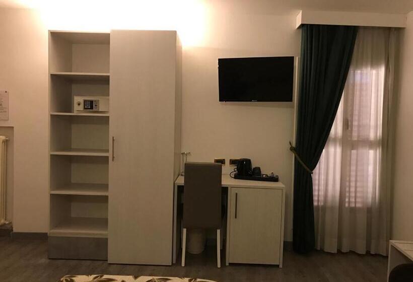 Habitació Triple Estàndard, Holiday  Alla Finestrella