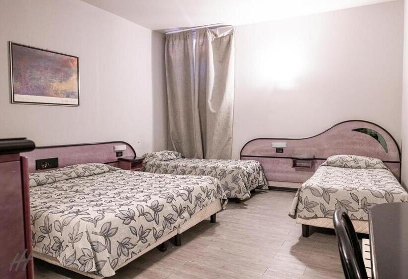 Habitació Quàdruple Estàndard, Holiday  Alla Finestrella