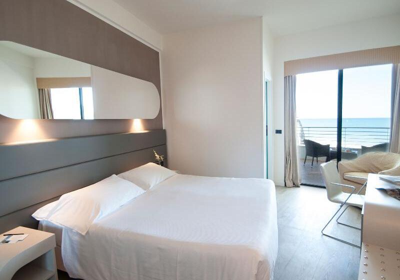 חדר אקזקיוטיב נוף לים, Le Palme  Premier Resort