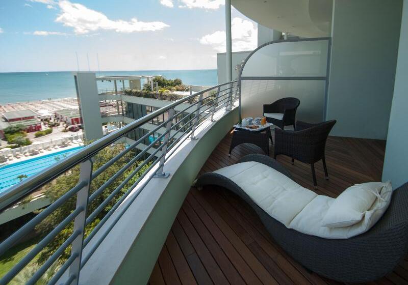 חדר אקזקיוטיב נוף לים, Le Palme  Premier Resort