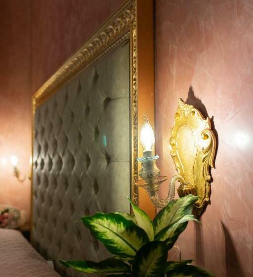 高级大房间, Marconi