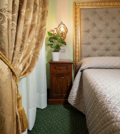 标准单人间, Marconi