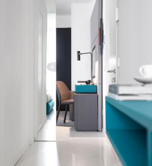 小型套房带海景, Plaza E De Russie Relais & Chateaux