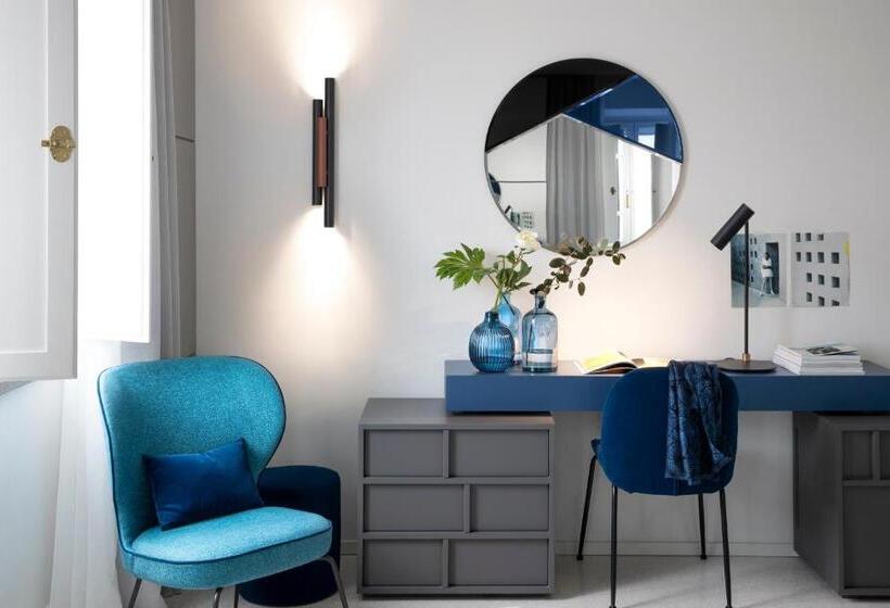 带阳台套房, Plaza E De Russie Relais & Chateaux