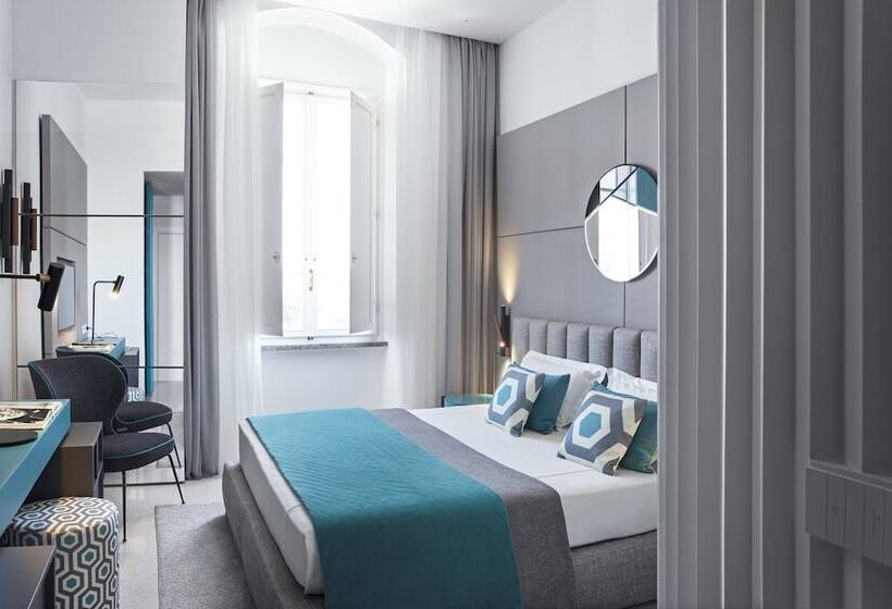 小型套房, Plaza E De Russie Relais & Chateaux