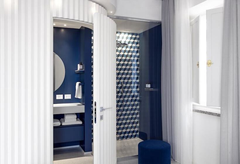 带阳台套房, Plaza E De Russie Relais & Chateaux