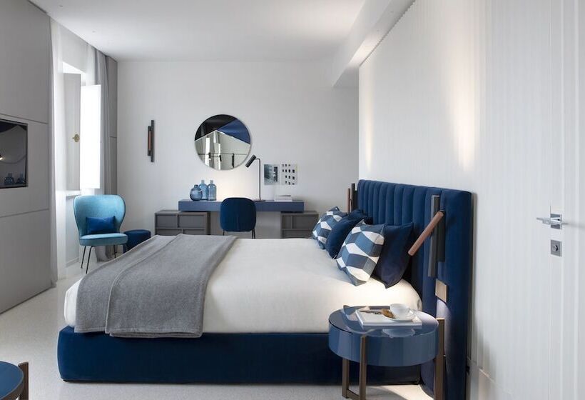 高级套房带海景, Plaza E De Russie Relais & Chateaux