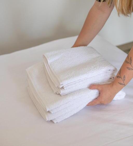 اتاق لوکس با بالکن و چشم‌انداز دریا, Dhiffushi Inn