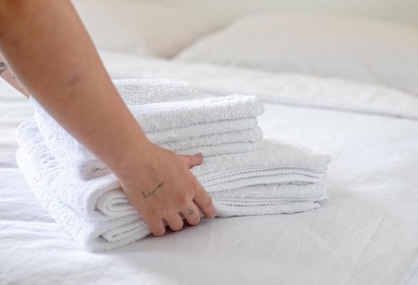 اتاق لوکس خانوادگی, Dhiffushi Inn