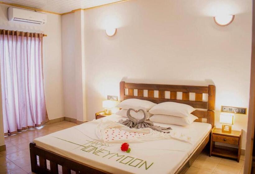 اتاق استاندارد, Dhiffushi Inn