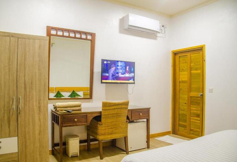 اتاق لوکس سه تخته, Holiday Garden Rasdhoo