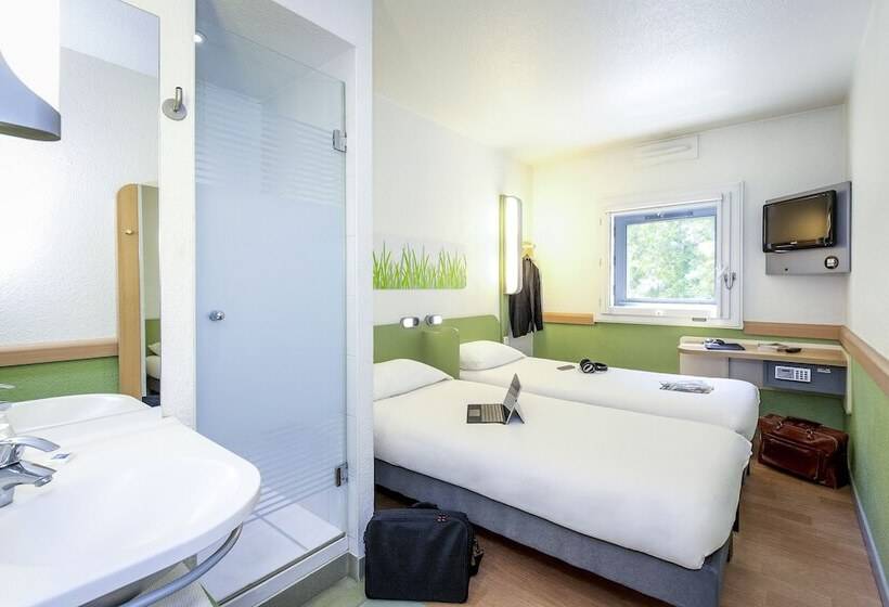 Номер Стандарт, First Inn