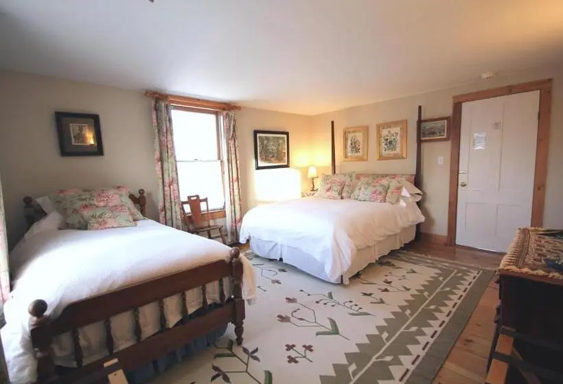 スタンダードトリプルルーム, Highland Lake Inn