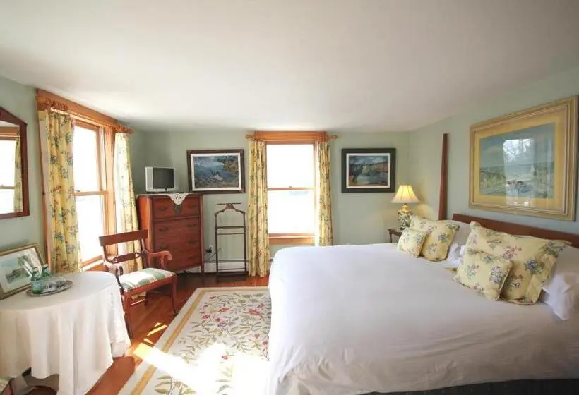 キングサイズベッドのデラックスルーム, Highland Lake Inn