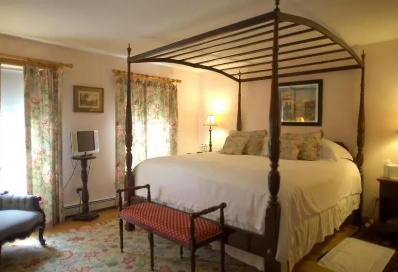 キングサイズベッドのスタンダードルーム, Highland Lake Inn