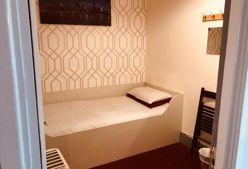 스탠다드 싱글 룸 공동욕실, The Lion Brewery