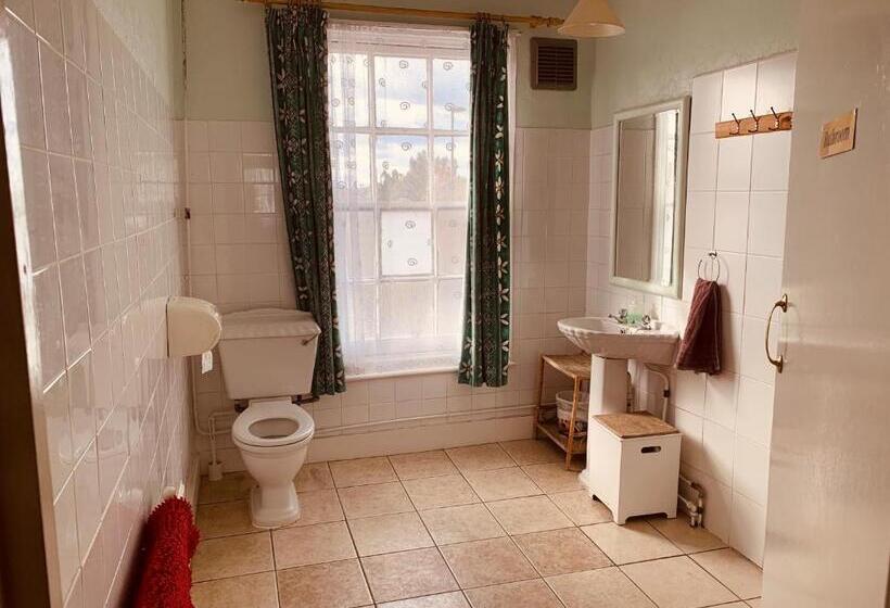 스탠다드 룸 공동 욕실, The Lion Brewery