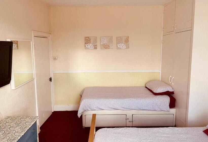 스탠다드 트리픔 룸 공동욕실, The Lion Brewery