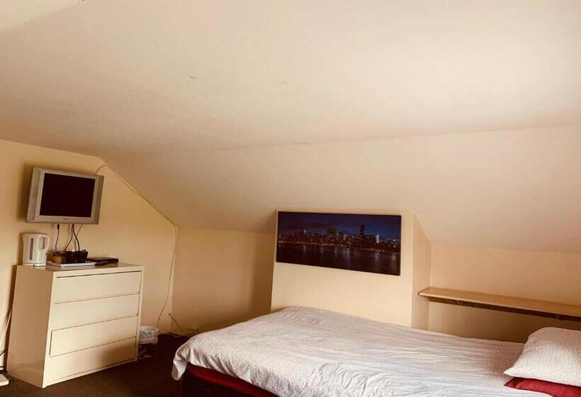 패밀리 룸 공용 욕실, The Lion Brewery