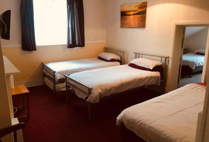 패밀리 룸 공용 욕실, The Lion Brewery