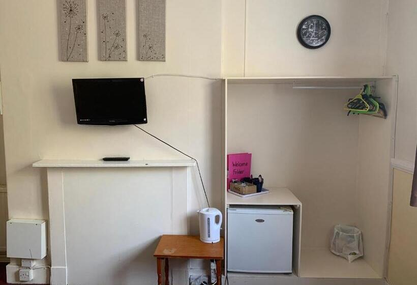 Семейный Номер Совместный Санузел, The Lion Brewery