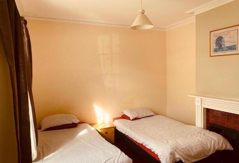 스탠다드 룸 공동 욕실, The Lion Brewery