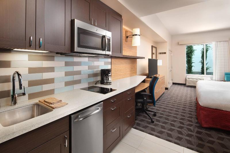 带大床的标准工作室, Towneplace Suites By Marriott San Diego Downtown