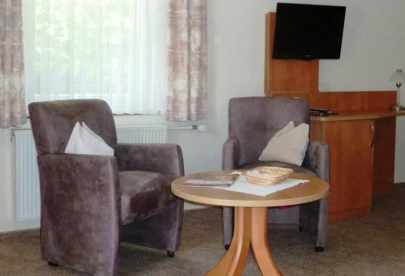 スタンダードトリプルルーム, Pension Haus Waldfrieden, Meinecardplus Inklusive
