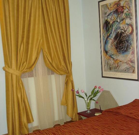 Habitación Estàndard Individual, Maxim