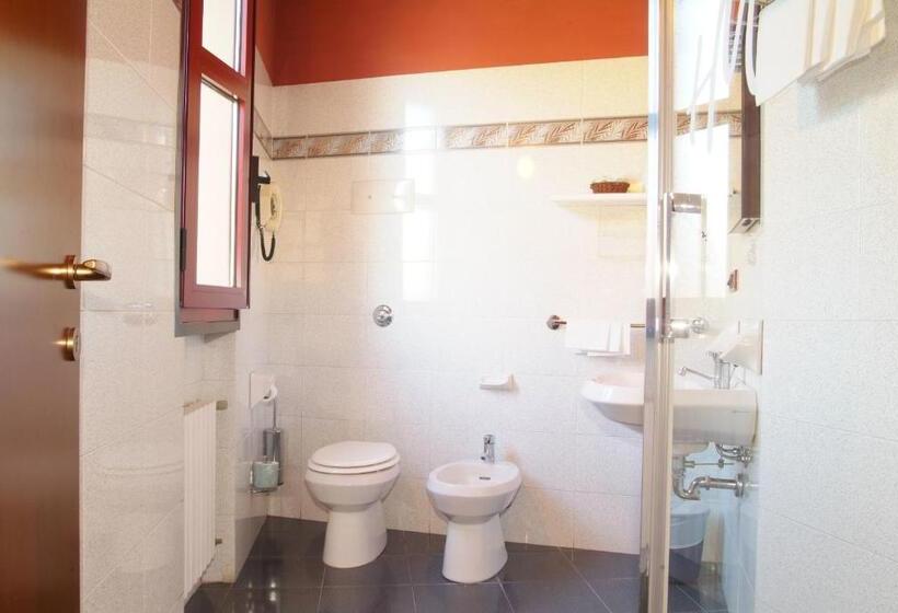 Habitació Estàndard, Maxim