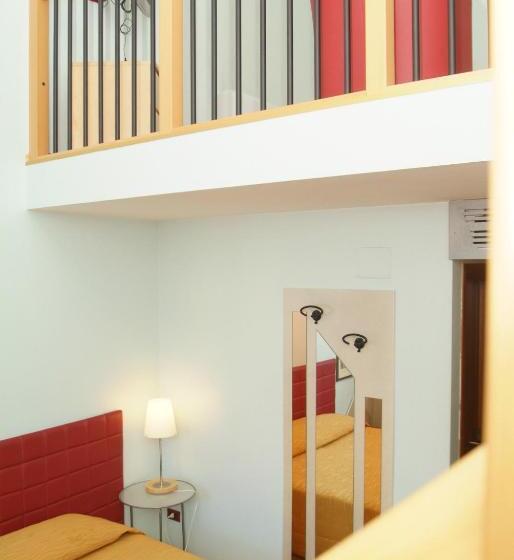 Habitació Quàdruple Estàndard, Maxim