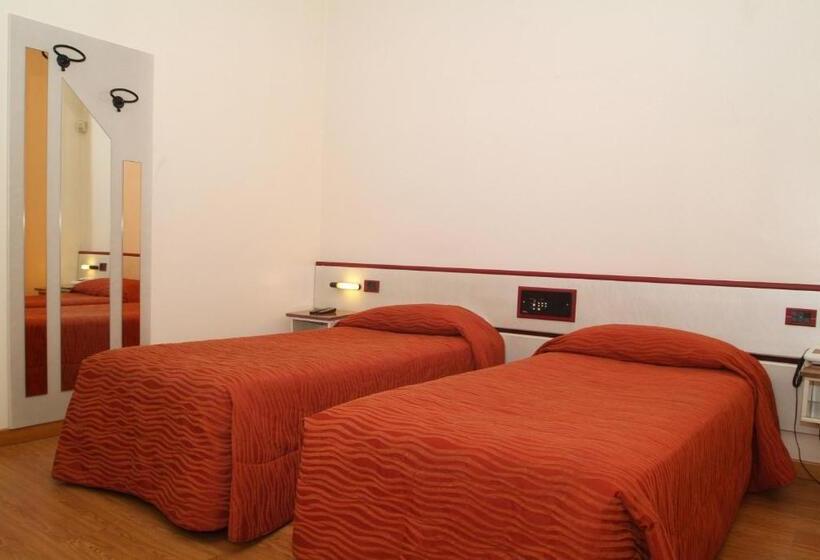 Habitació Estàndard, Maxim