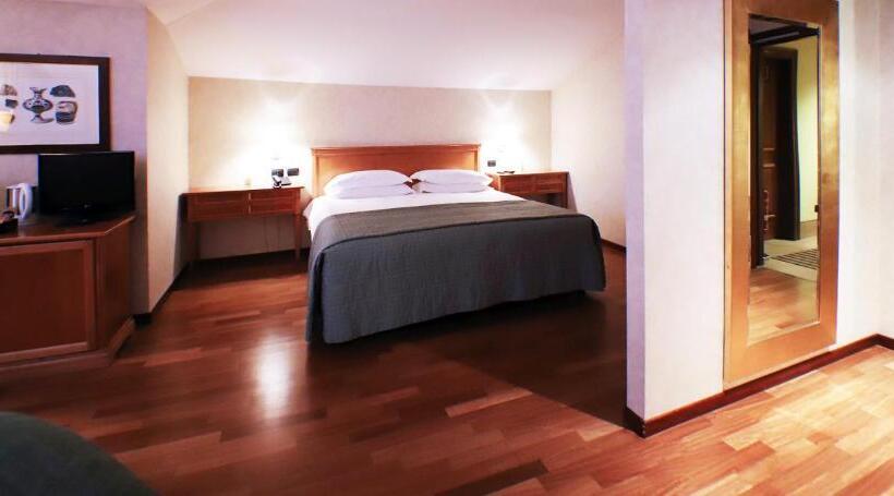 جناح عائلي, Monica Hotel Fiera