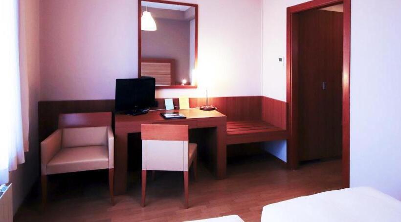 Номер Комфорт, Monica Hotel Fiera