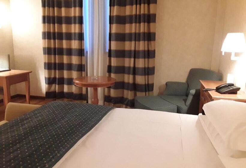 غرفة قياسية مطلّة علي الحديقة, Monica Hotel Fiera