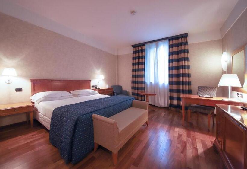 غرفة قياسية مطلّة علي الحديقة, Monica Hotel Fiera