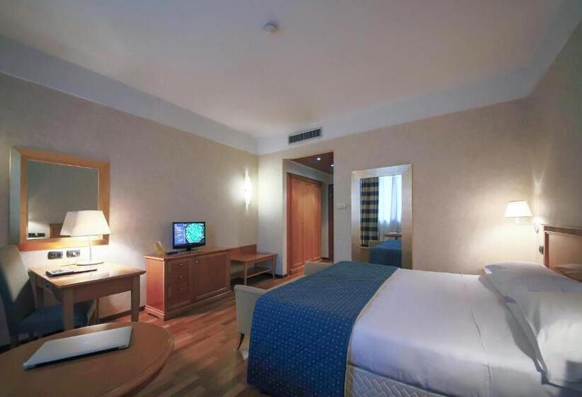 غرفة قياسية مطلّة علي الحديقة, Monica Hotel Fiera